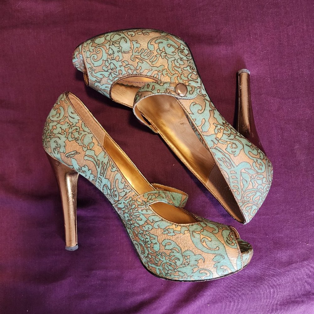 Hale Bob teal and gold pumps, size 8 1/2
